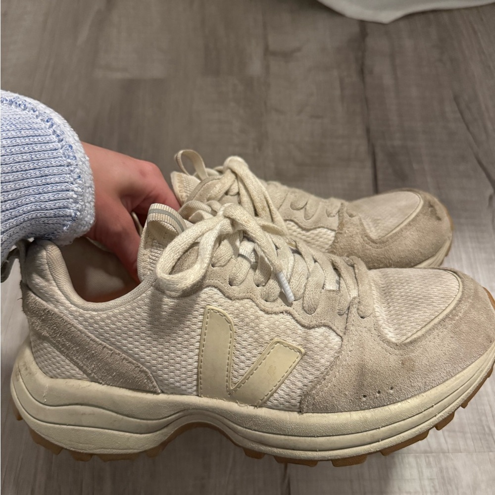 Veja Women's Cream Sneakers